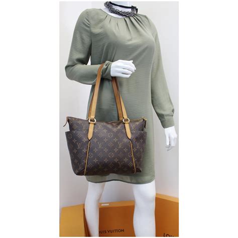 louis vuitton totally pm measurements|Louis Vuitton totally pm monogram.